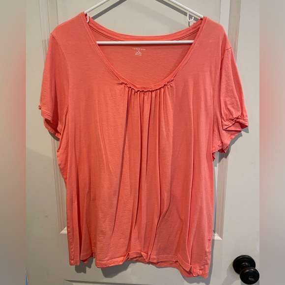 Lands End Pullover Top Size 1X Short Sleeve Tee Coral Pink Scoop Neck Pleated - Picture 1 of 3